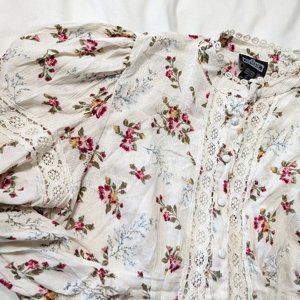 Angie Floral Lace Blouse - Cream and Red - Picture 6 of 10